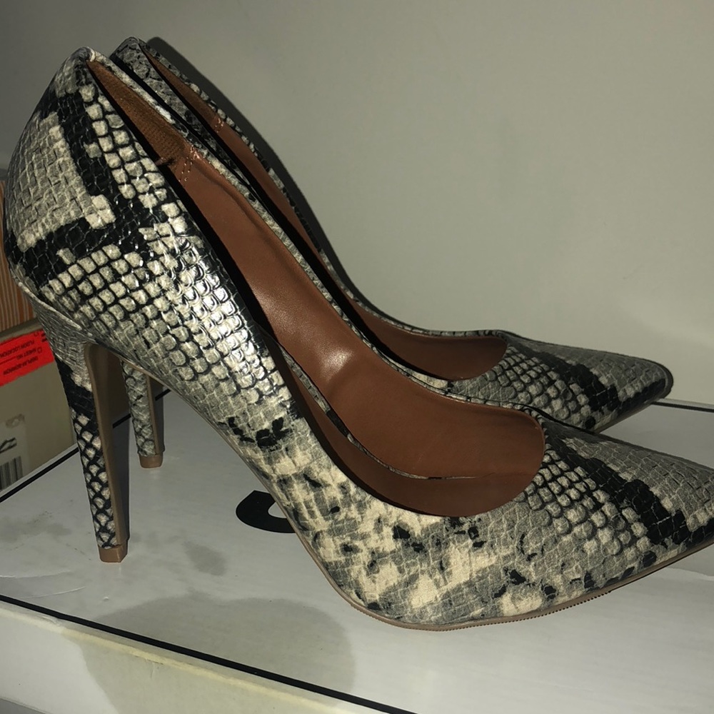 Snake skin heel